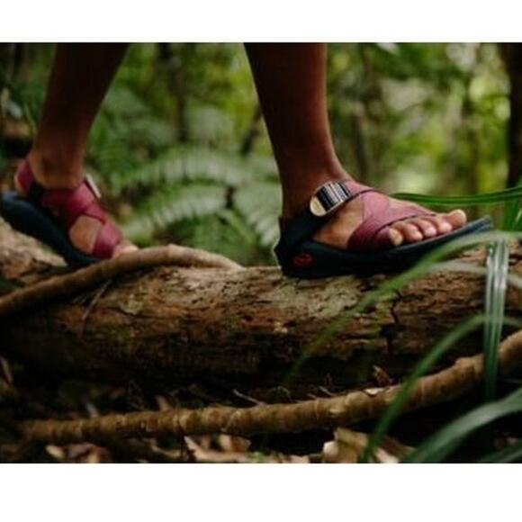 Chaco Women 9 Navy Red Z Cloud Sport Sandal Strappy Trail Outdoor Hiking LB14-26 - Picture 1 of 10